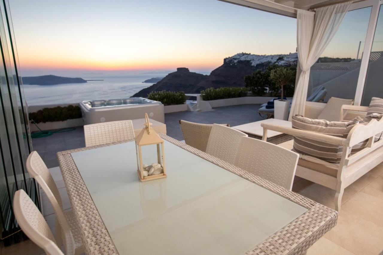 Sunset View Villa Santorini - With Outdoor Jacuzzi Firostefani Exteriér fotografie