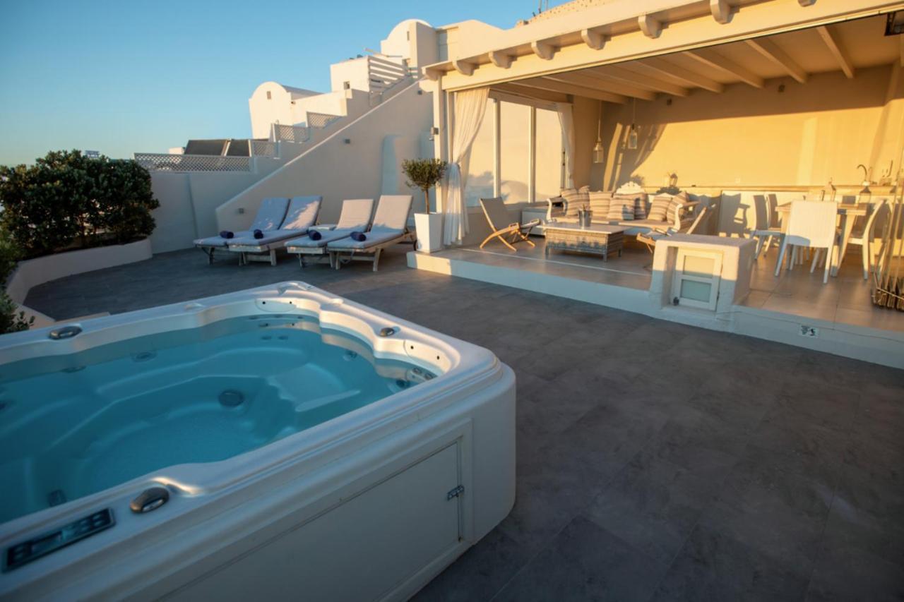 Sunset View Villa Santorini - With Outdoor Jacuzzi Firostefani Exteriér fotografie